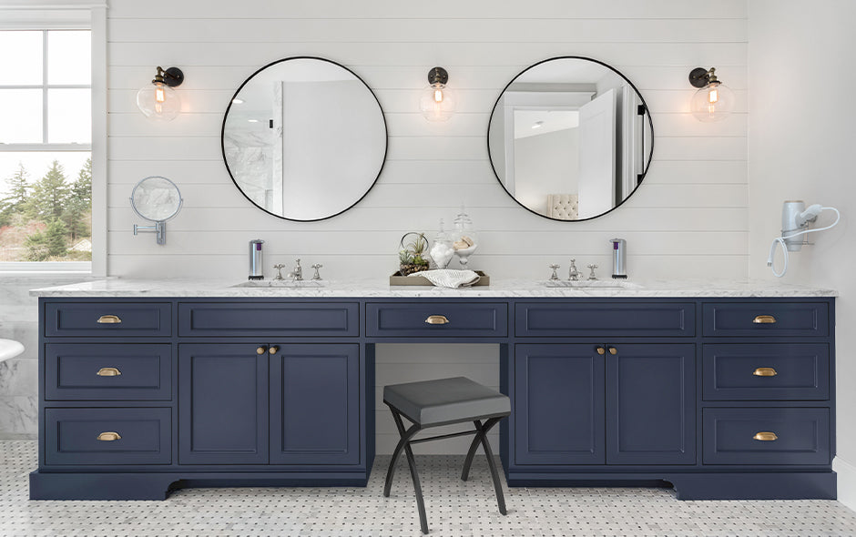 4 Must-Have Products for Your Glam Station