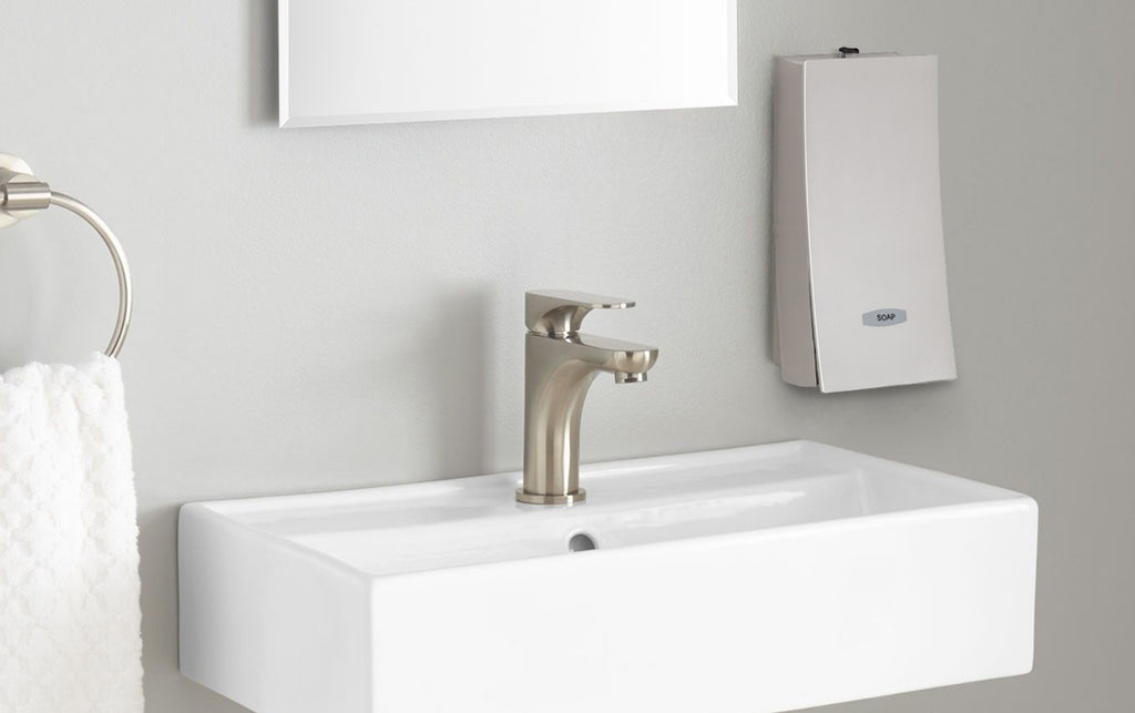 5 Tips for Surviving Communal Dorm Bathrooms