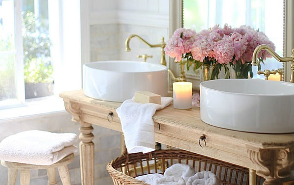 5 Ways to Achieve the Cottagecore Aesthetic in Your Bathroom