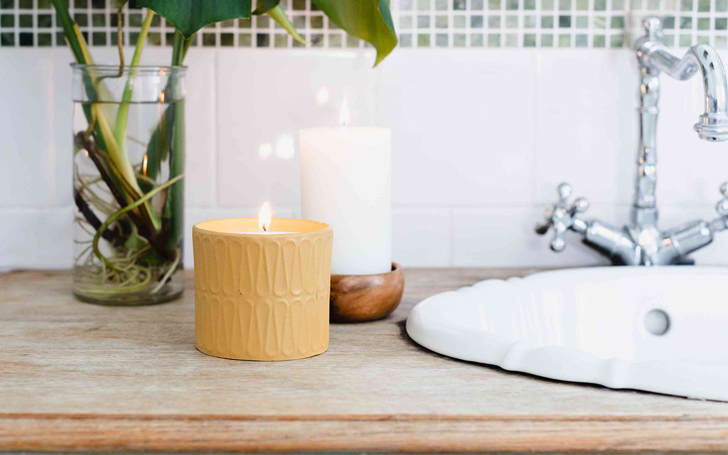 6 Ways to Keep Your Bathroom Smelling Fresh