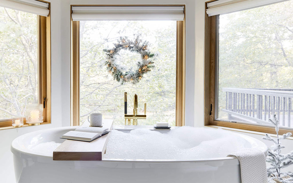 5 Ways to Make Your Bathroom More Festive for the Holidays